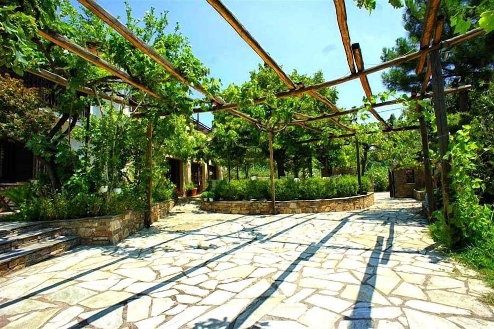 Saily Beach Hotel Koropi Exterior foto