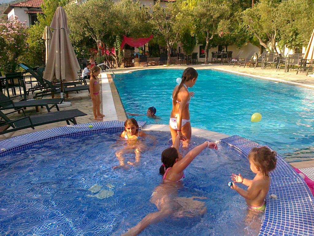 Saily Beach Hotel Koropi Exterior foto